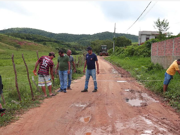 Prefeito Marcelo Matias autoriza obras de pavimentação em mais quatro ruas de Pilõezinhos